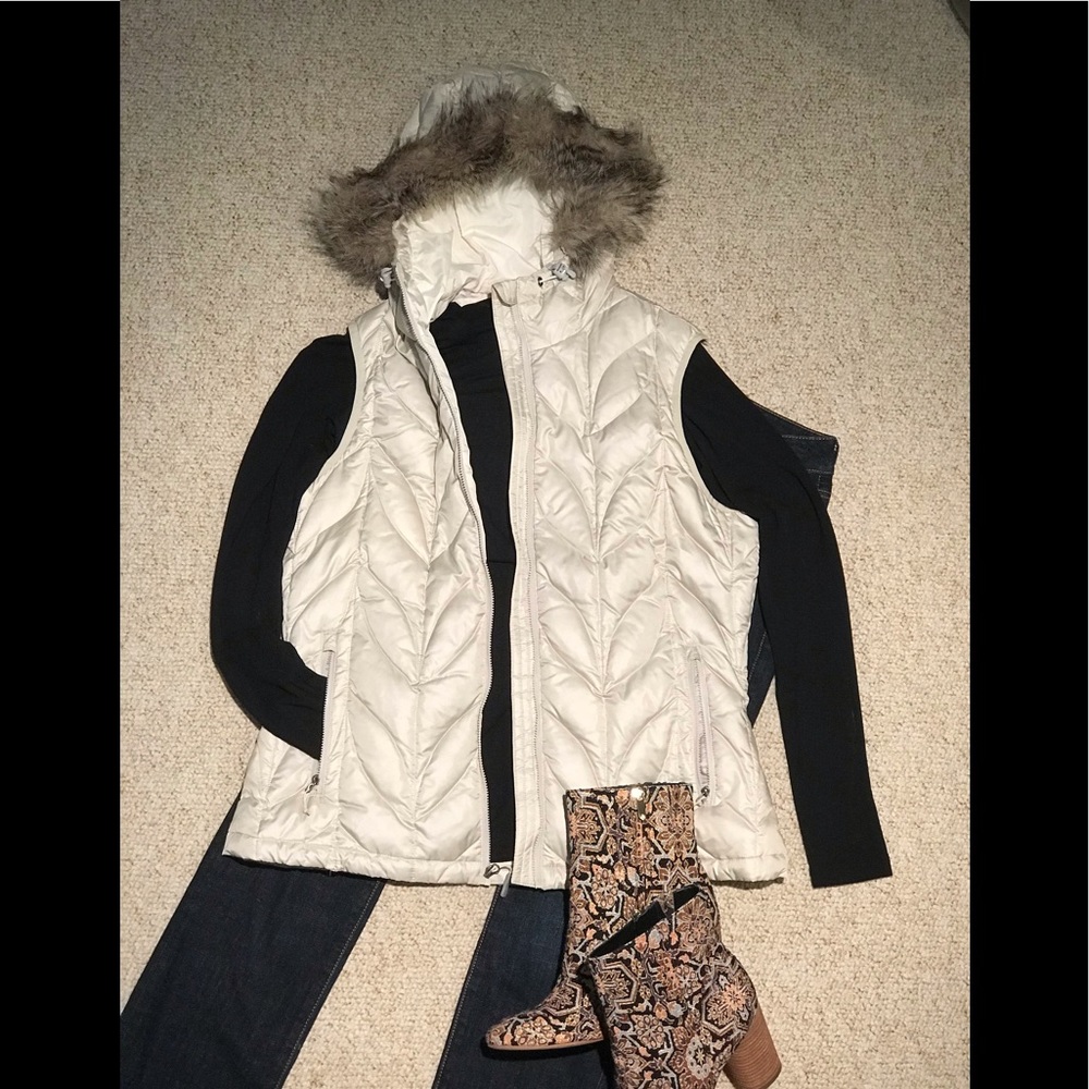 Eddie Bauer Women’s Down Vest Detachable FurCollar